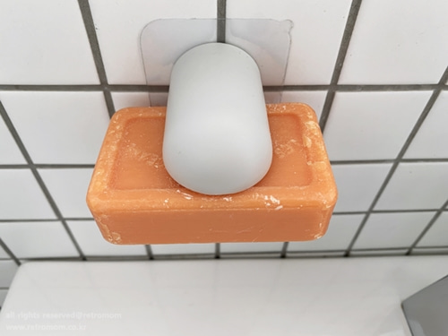 (무르지 않게 비누를 보관하는 방법) 모던 심플 스티커 부착식 마그네틱 비누 홀더